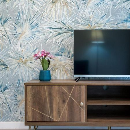 Felicity Apartment By The Park Bucarest Extérieur photo
