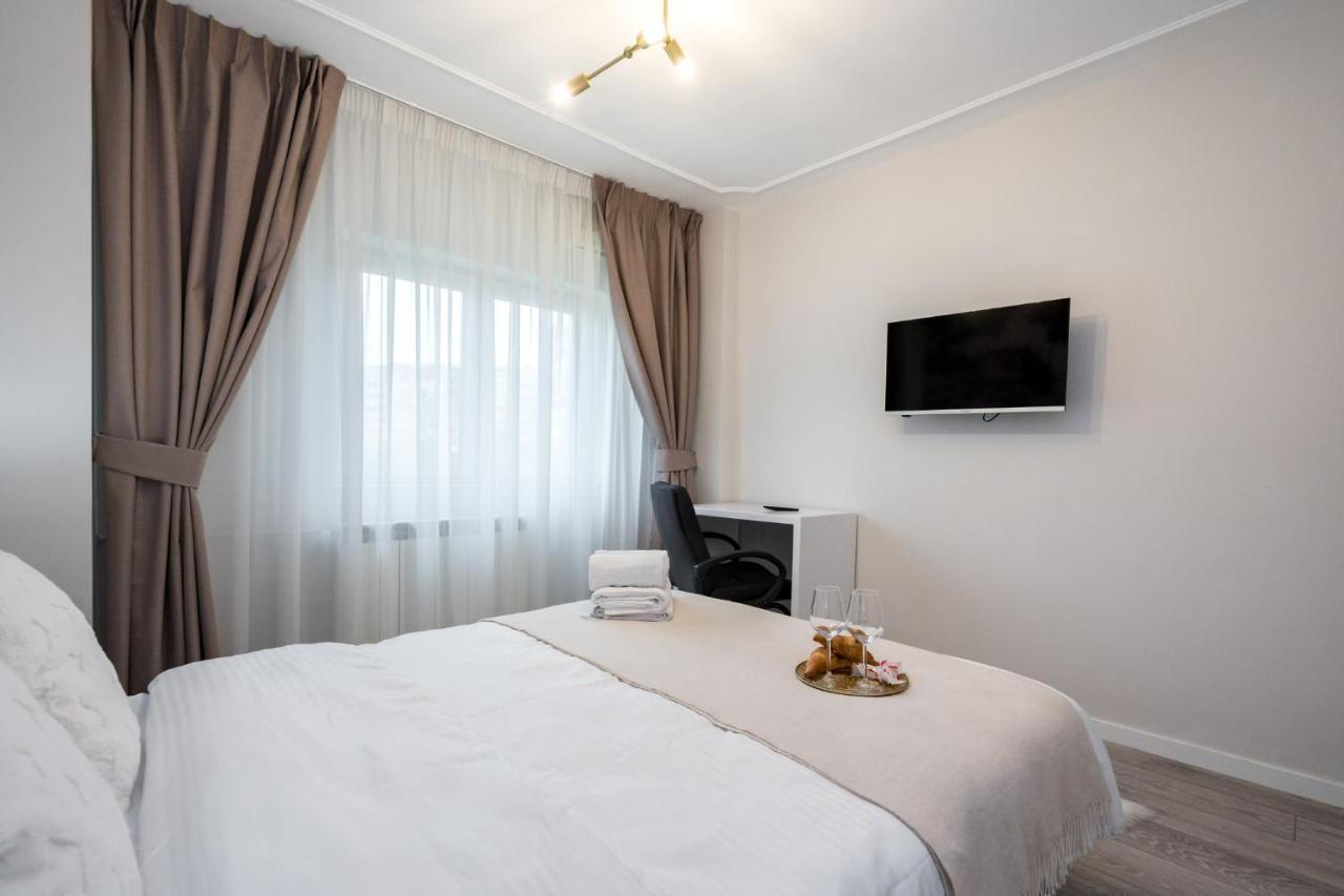 Felicity Apartment By The Park Bucarest Extérieur photo